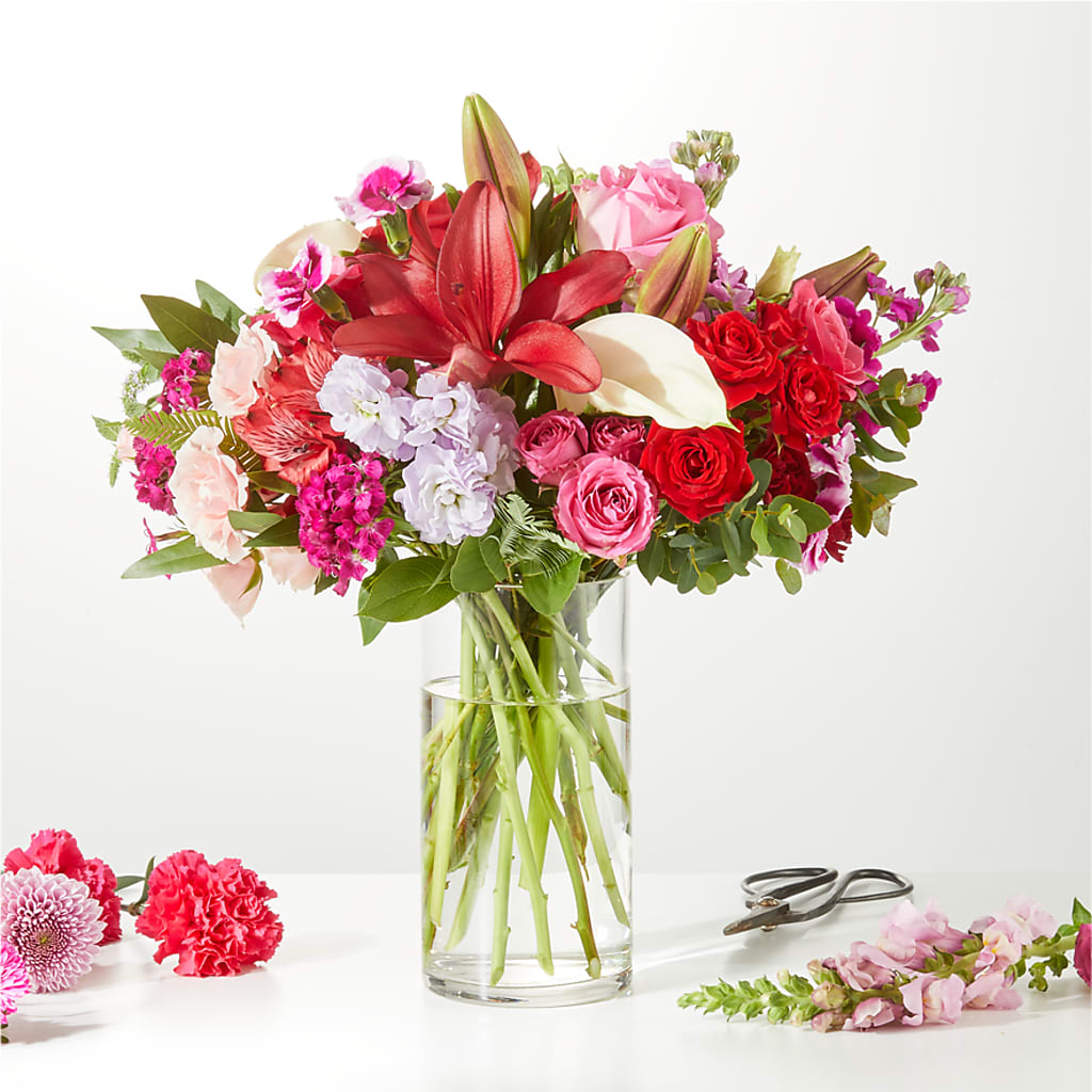 Swooning Over You - A Luxury Florist Original – MILAM FLORAL & GREENHOUSE, Havre MT