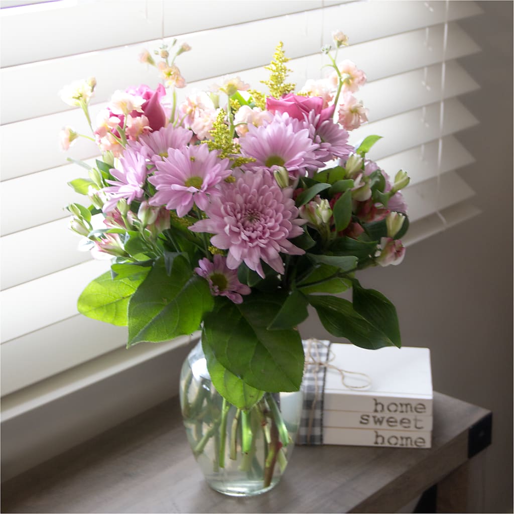 Pastel Tradition - A Florist Original – MILAM FLORAL & GREENHOUSE, Havre MT