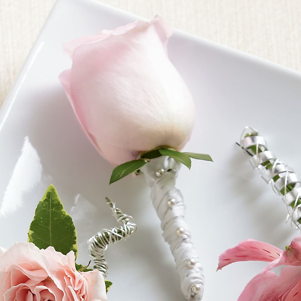 Pink Rose Boutonniere – MILAM FLORAL & GREENHOUSE, Havre MT