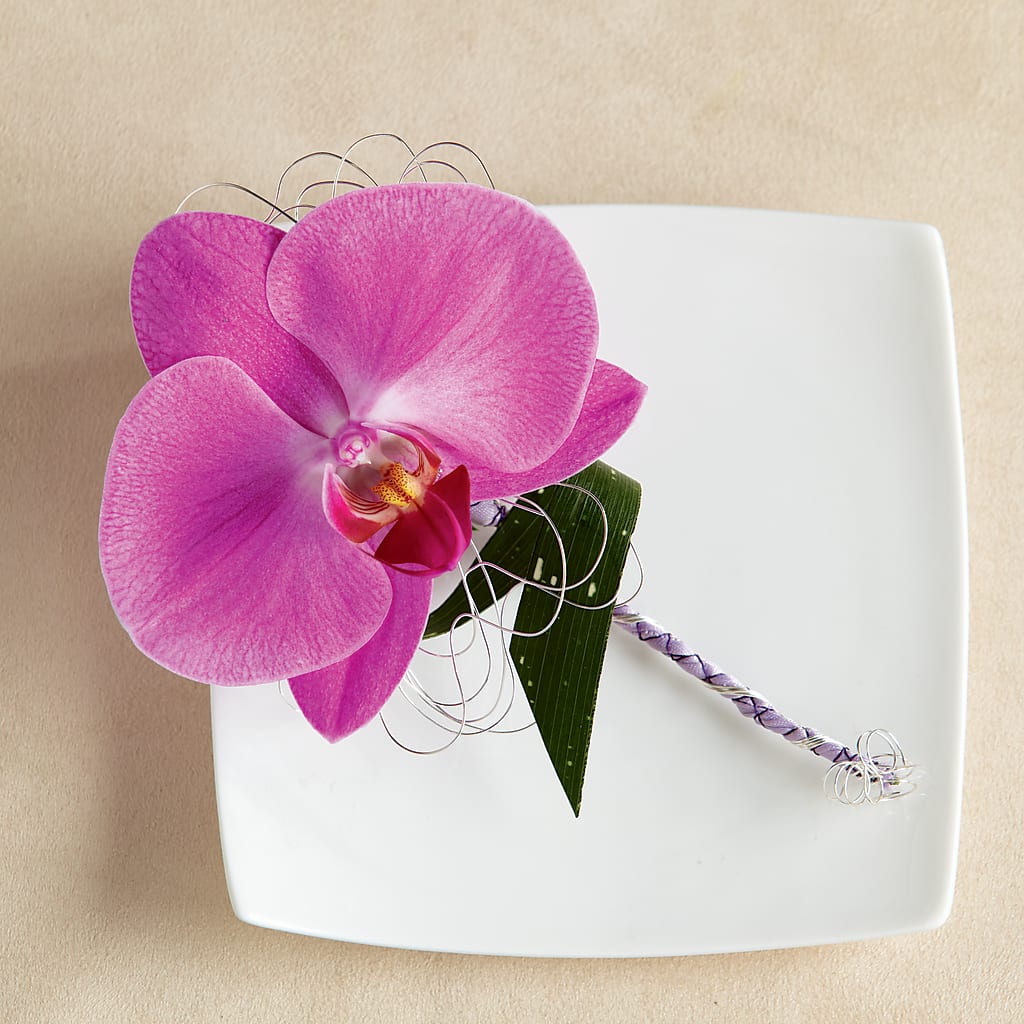 Glorious Boutonniere – MILAM FLORAL & GREENHOUSE, Havre MT