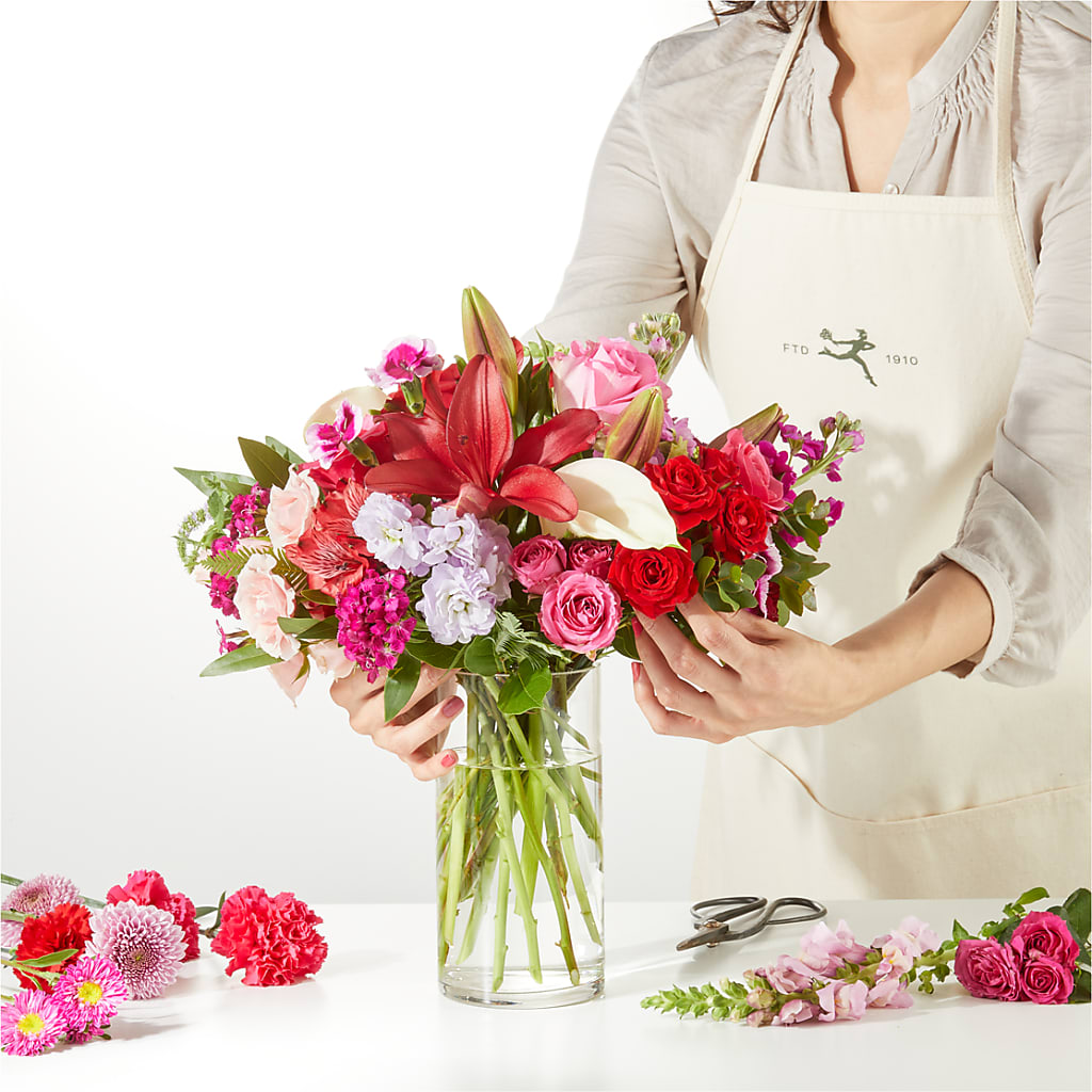 Swooning Over You - A Luxury Florist Original – MILAM FLORAL & GREENHOUSE, Havre MT