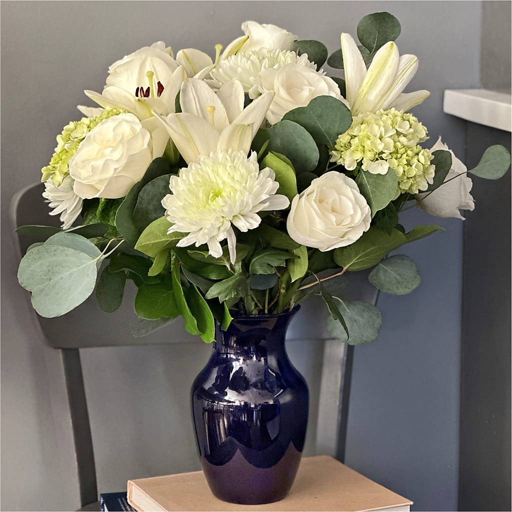 Snowy Dreams Bouquet – MILAM FLORAL & GREENHOUSE, Havre MT
